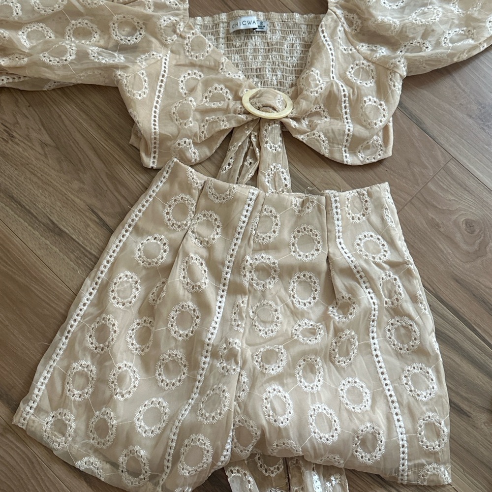NWT Chic Beige Lace Two-Piece Set - Picture 2 of 3